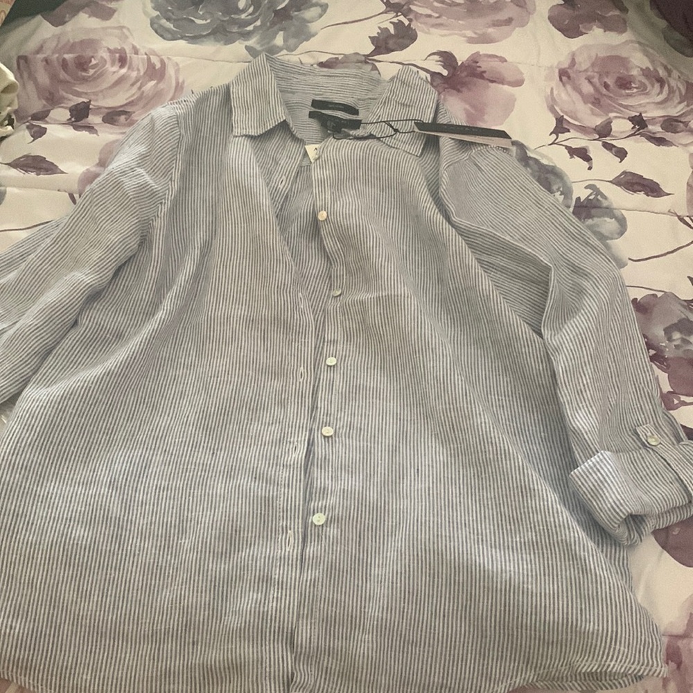 Tahiri Linnen Women’s Button Down - Size Medium